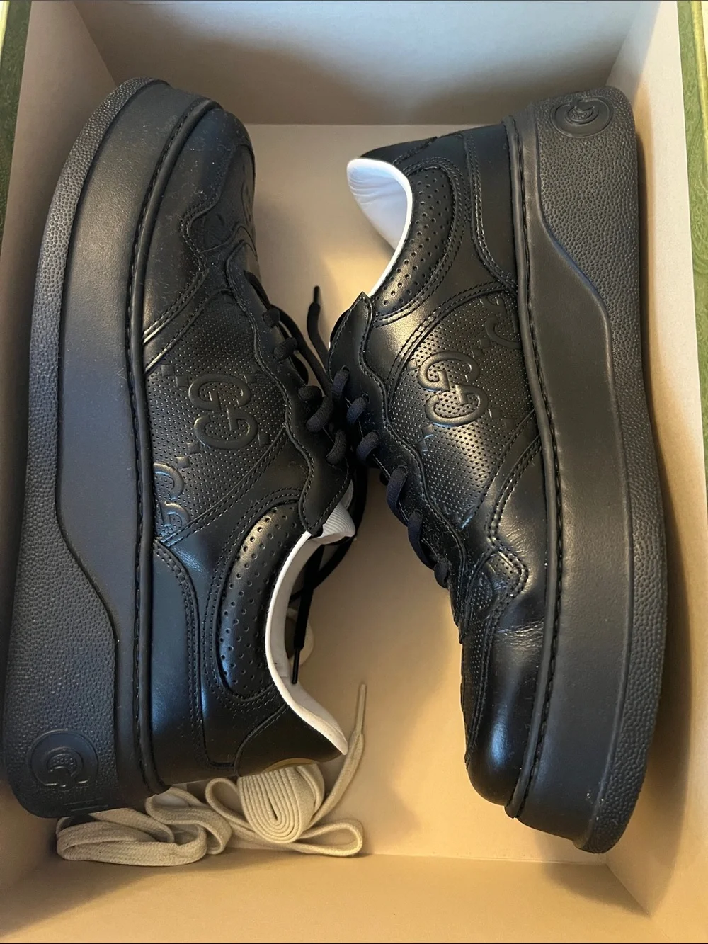 Men’s Gucci Black Leather Men’s Low-Top Sneakers with White Lining